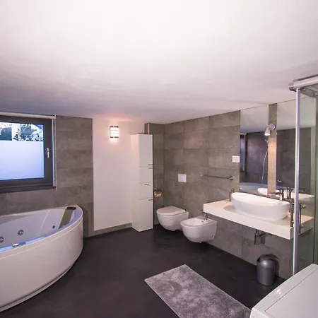 Sunrise Villa *